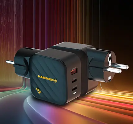 HAMMER RAPIDCHARGE 65W na kolorowym tle
