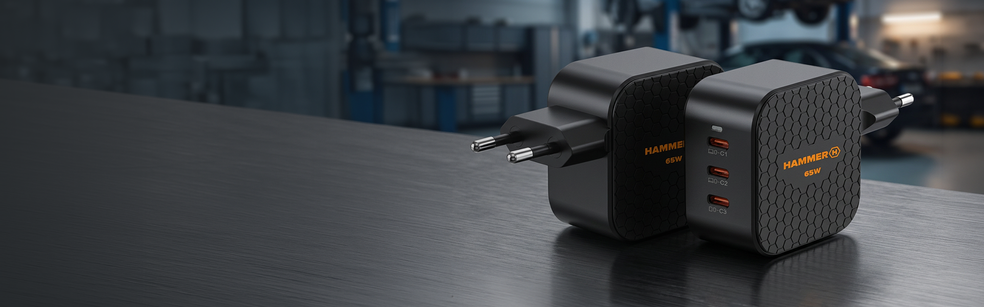 Czarna ładowarka sieciowa HAMMER RAPIDCHARGE EXTREME 65W z trzema portami USB-C, prezentowana z przodu i z boku