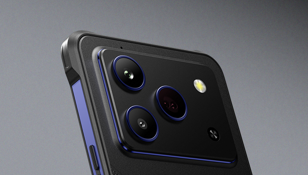HAMMER BLADE 6 PRO 5G, zbliżenie na potrójny aparat tylny z niebieskimi obwódkami obiektywów i lampą błyskową na czarnej obudowie