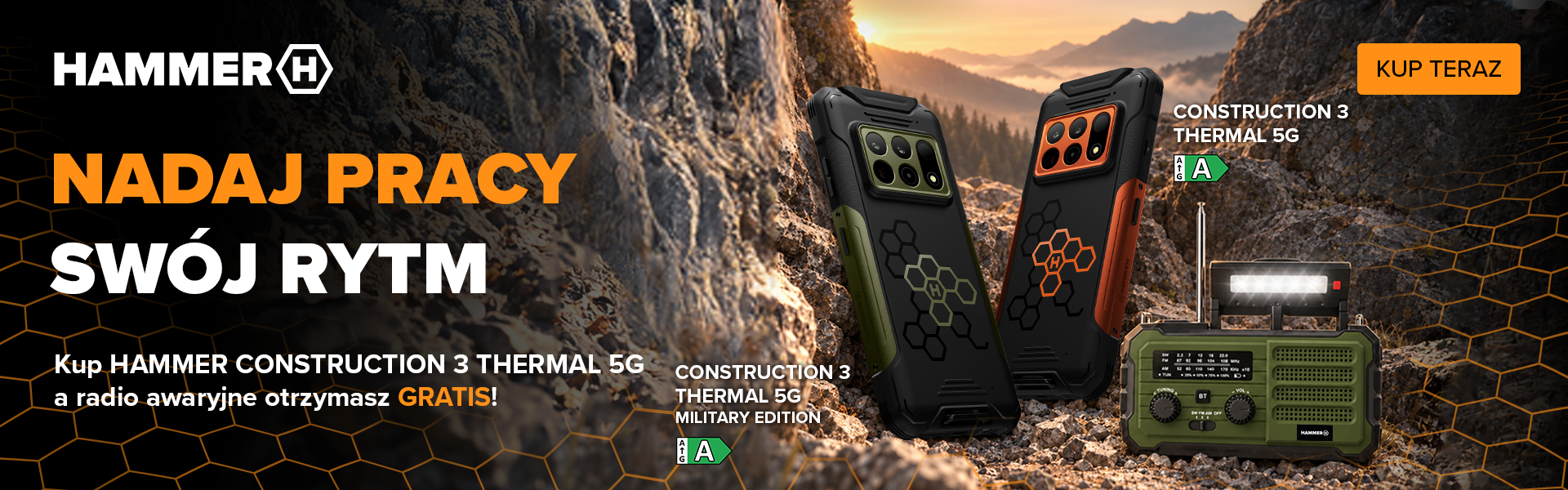 Promocja HAMMER CONSTRUCTION 3 THERMAL 5G z radiem awaryjnym gratis przy zakupie smartfona, na tle górskiego krajobrazu